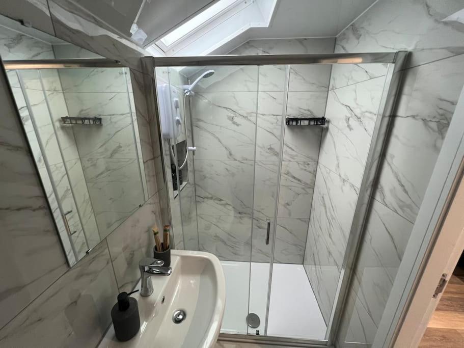 New 2 Bed Preston City Centre Flat - Sleeps 4 Eksteriør bilde
